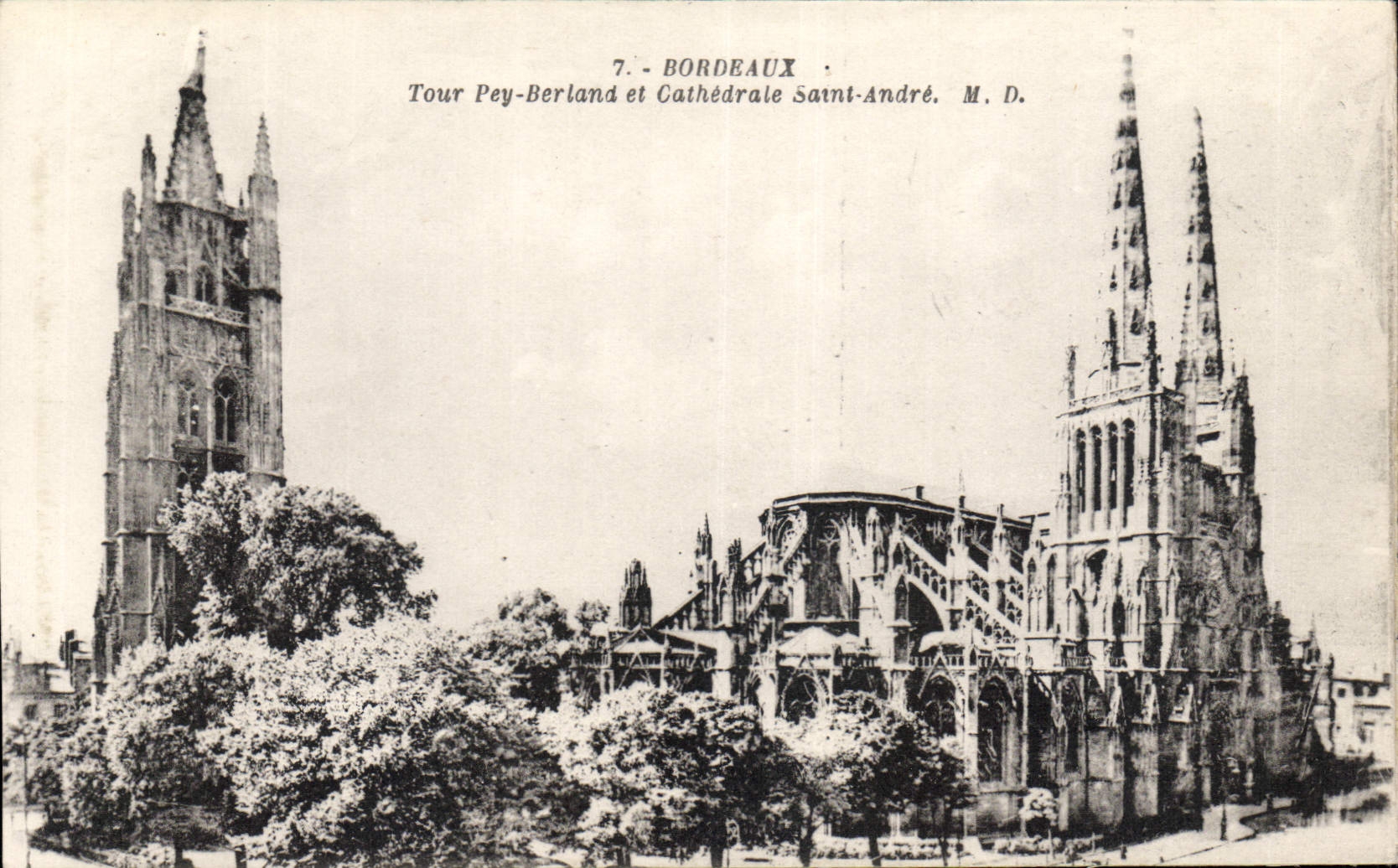 CPA Bordeaux Tour Pey Berland et Cathedrale Saint Andre 