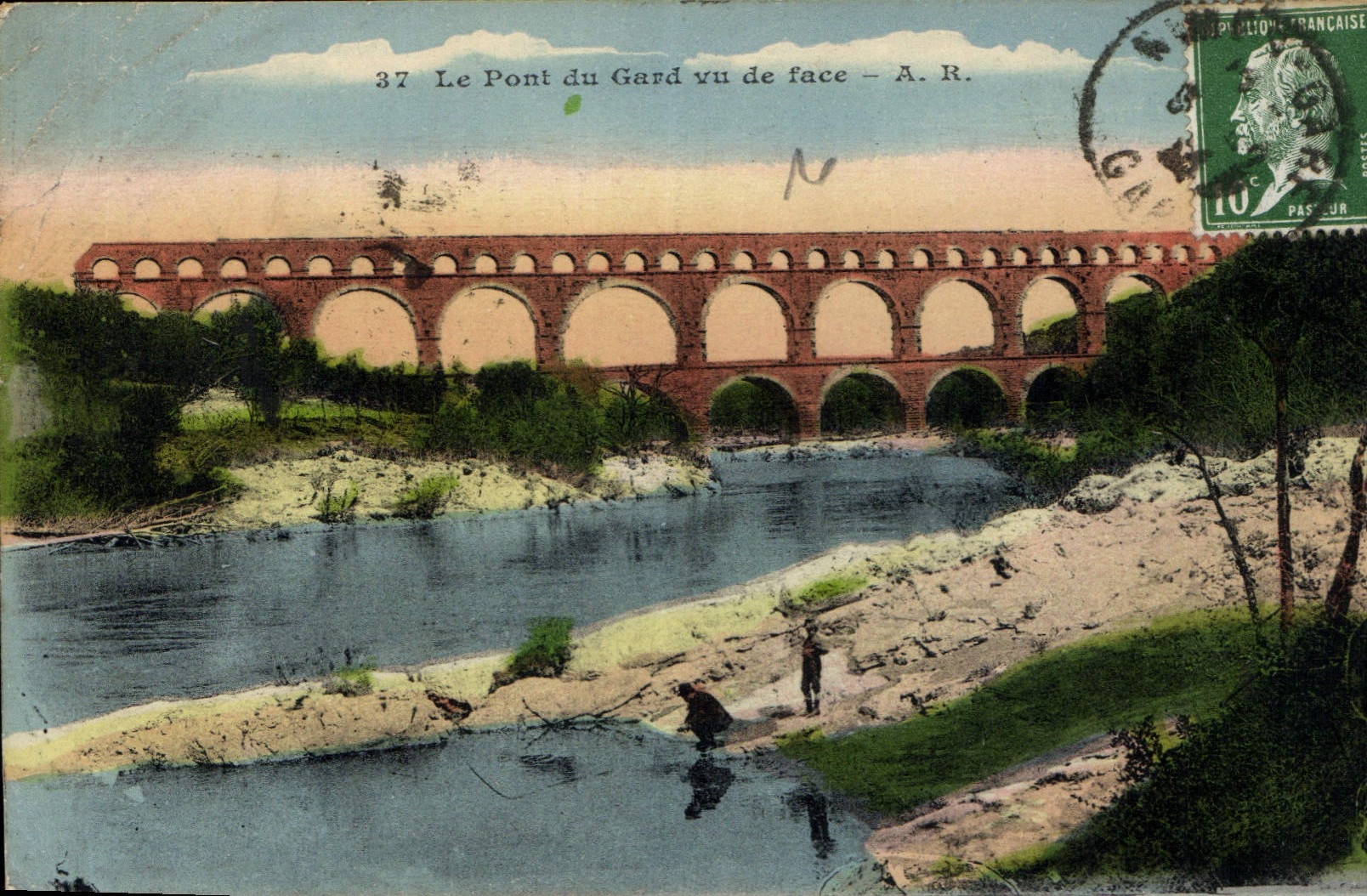 CPA Le Pont du Gard vu de Face 