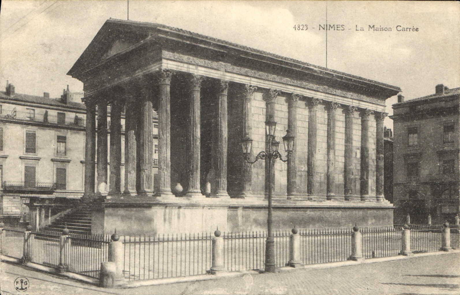 CPA Nimes la Maison Carree 