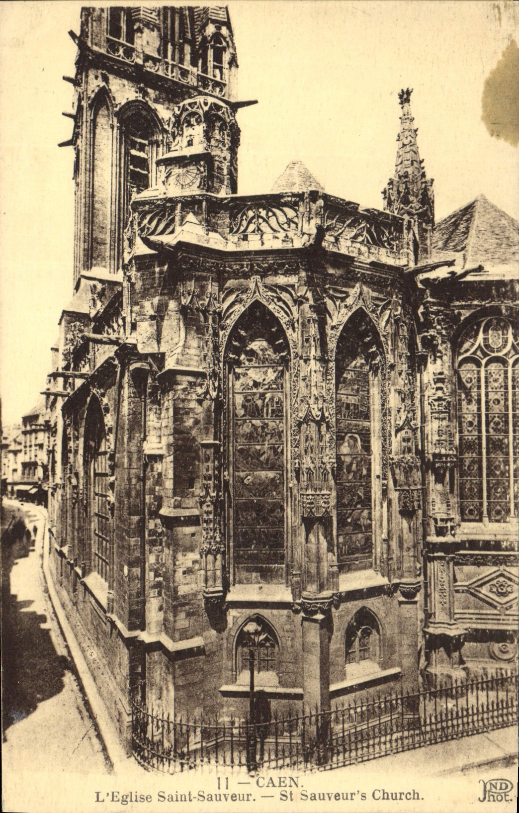 CPA Caen l'eglise Saint Sauveur 