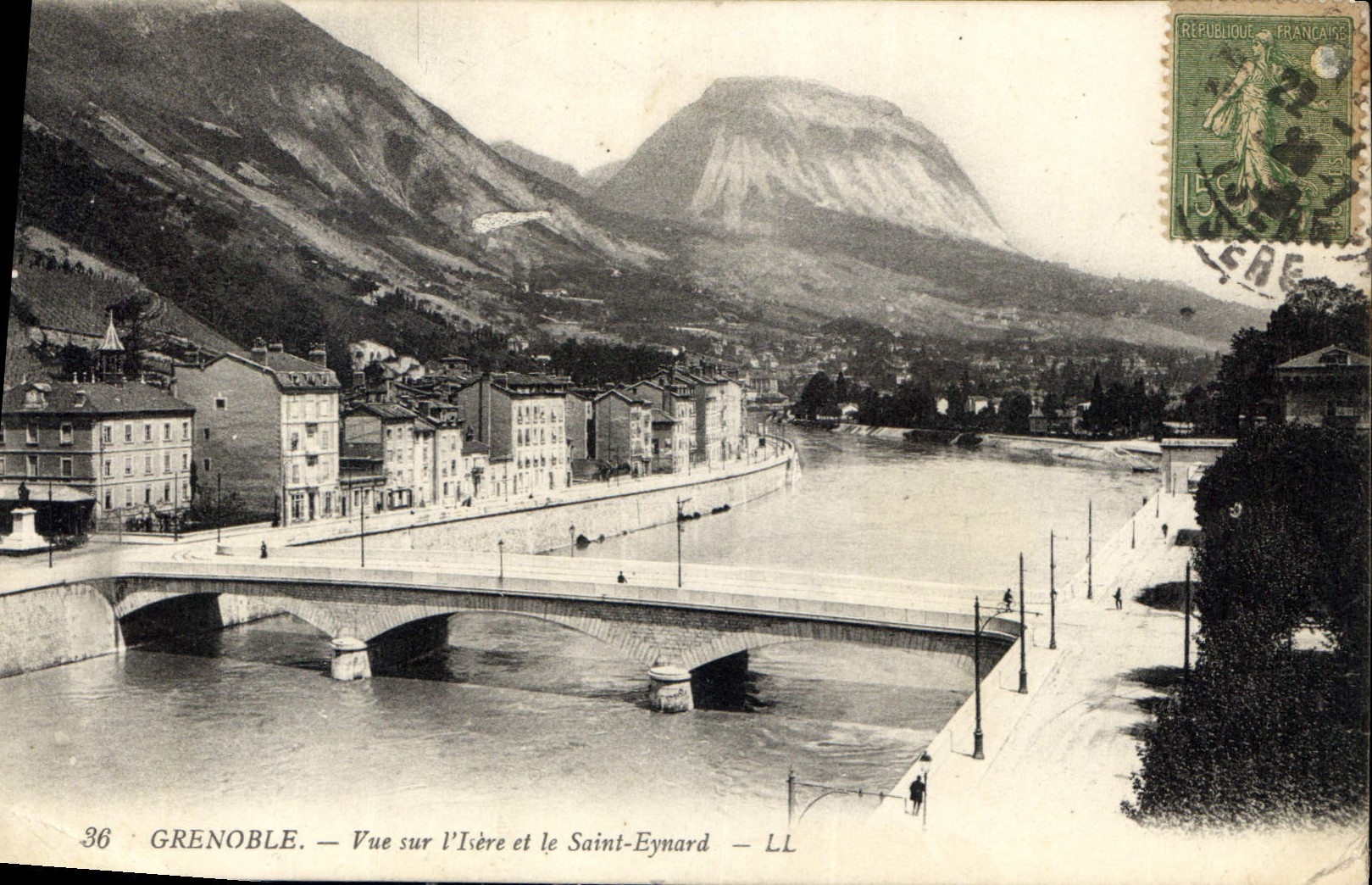 CPA Grenoble vue sur l'Isere et le Saint Eynard 