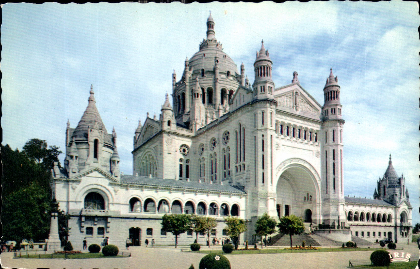 CPA Lisieux vue vers la Basilique 