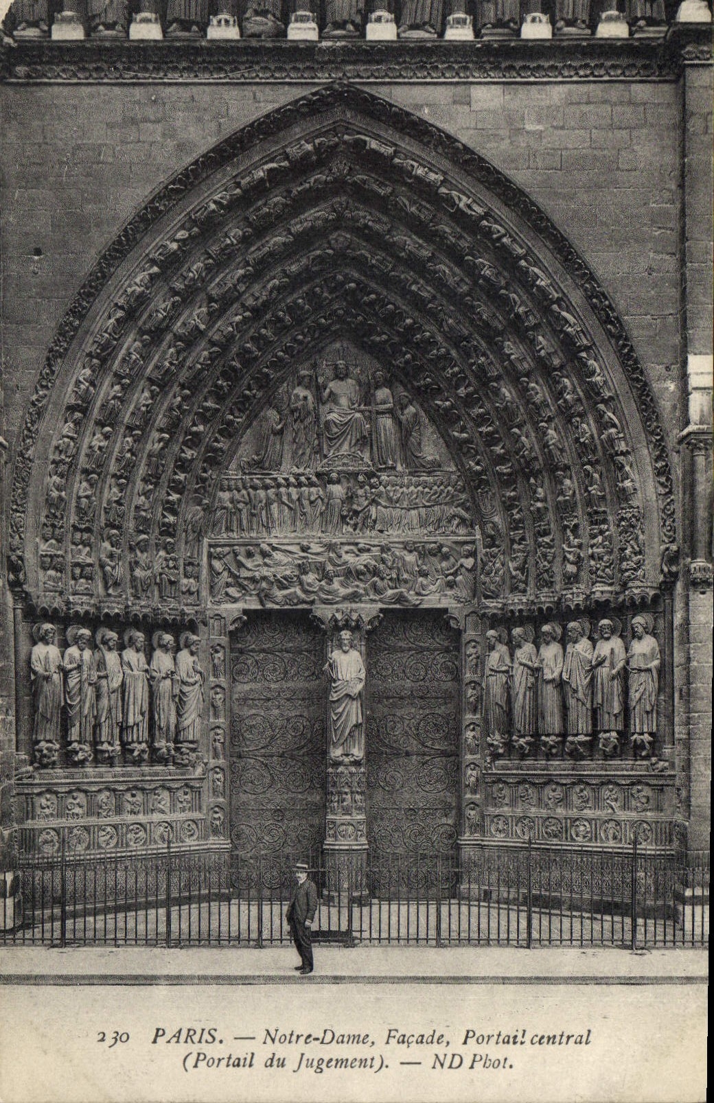 CPA Paris Notre Dame Facade Portail central Portail du Jugement