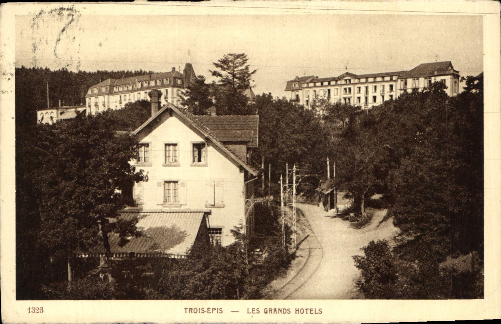 CPA Trois Epis les Grands Hotels 