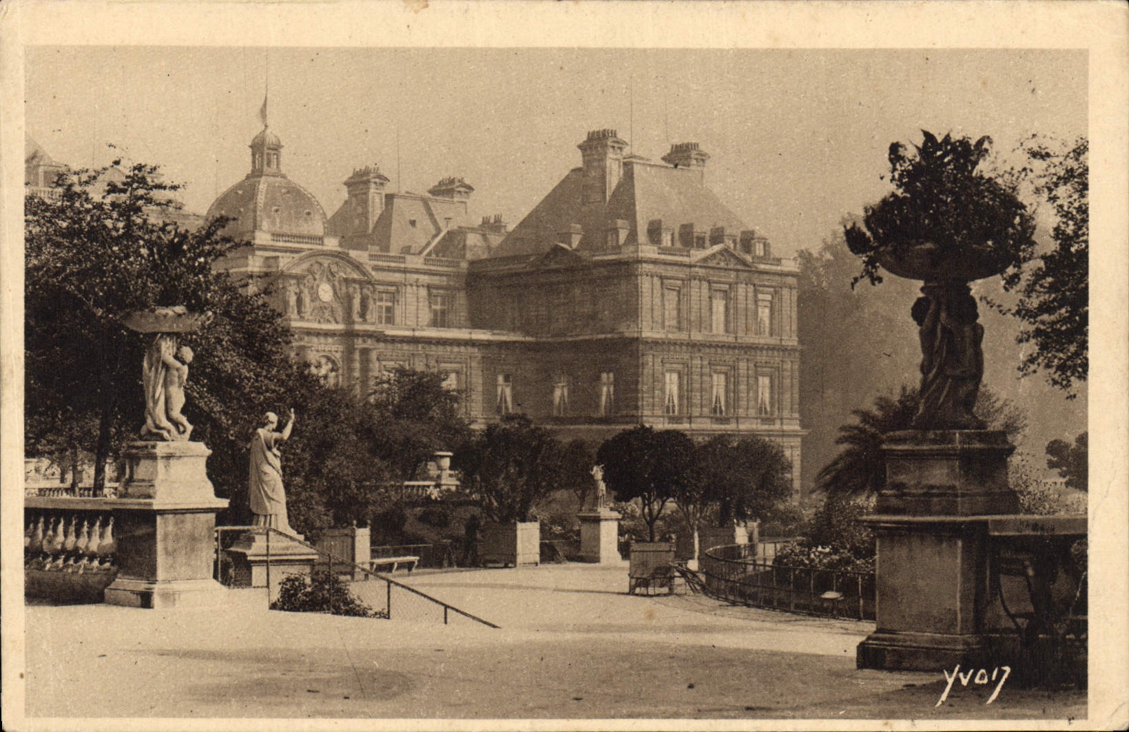 CPA Paris en Flanant le Palais et Jardin du Luxembourg
