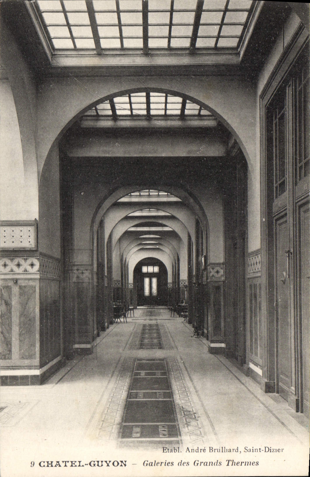 CPA Chatel Guyon Galeries des Grands Thermes