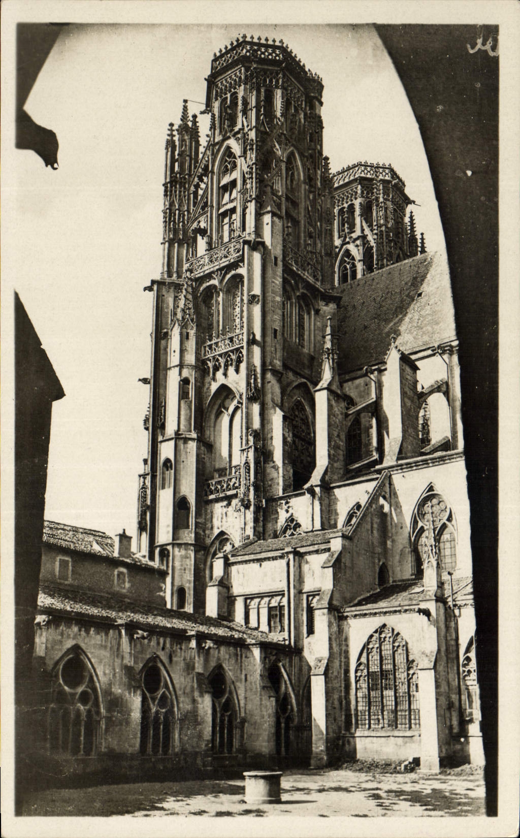 CPA Toul la Cathedrale prise du Cloitre 