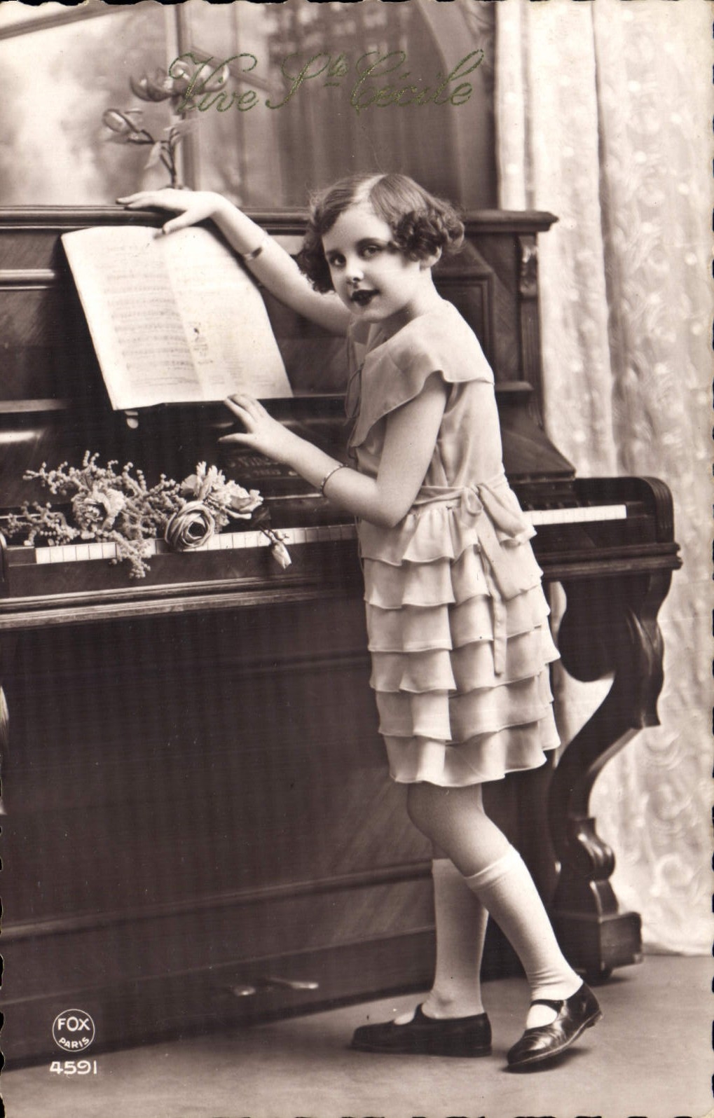 CPA Enfant Piano