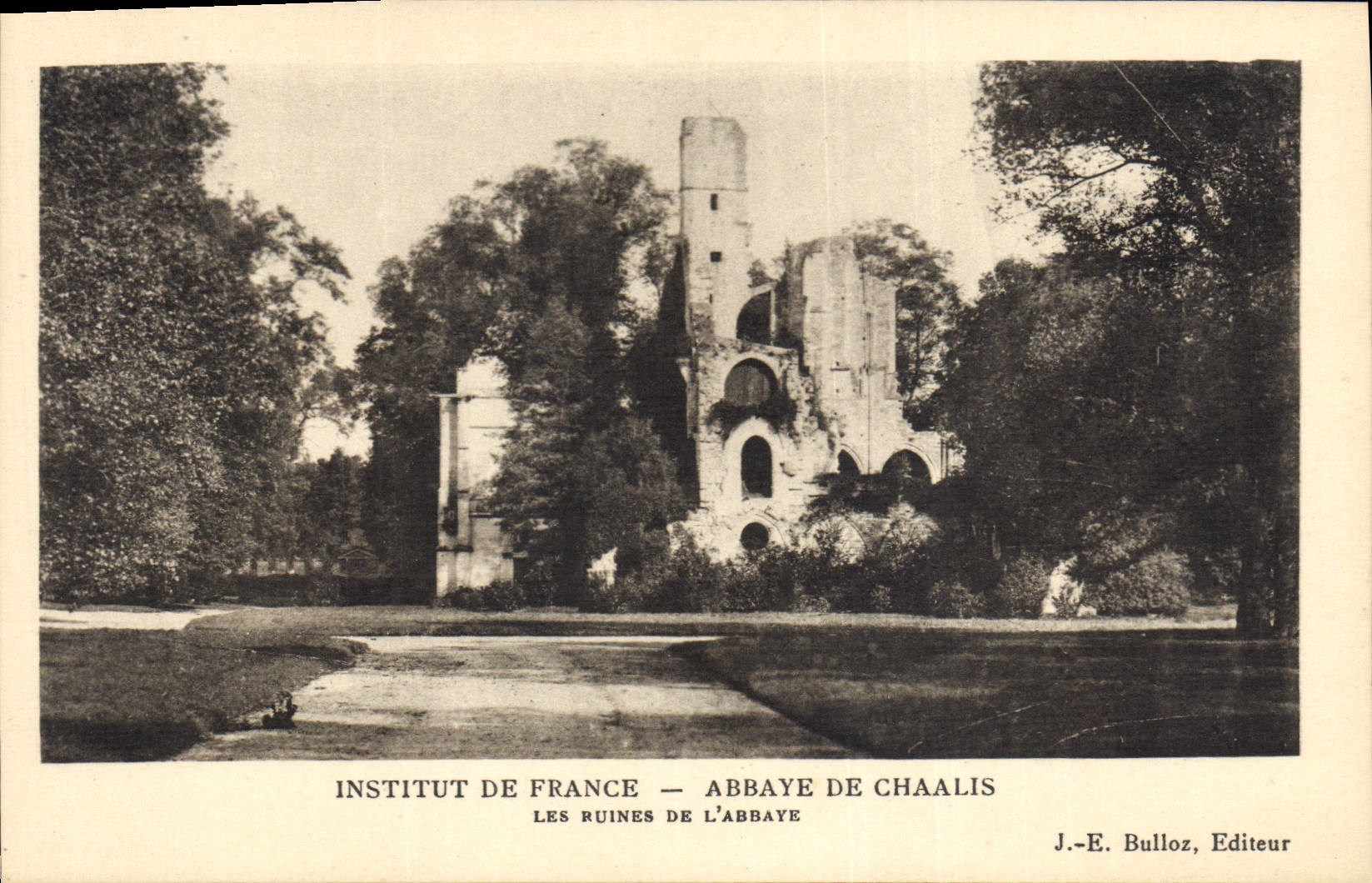 CPA Institut de France Abbaye de Chaalis les Ruines de l'Abbaye