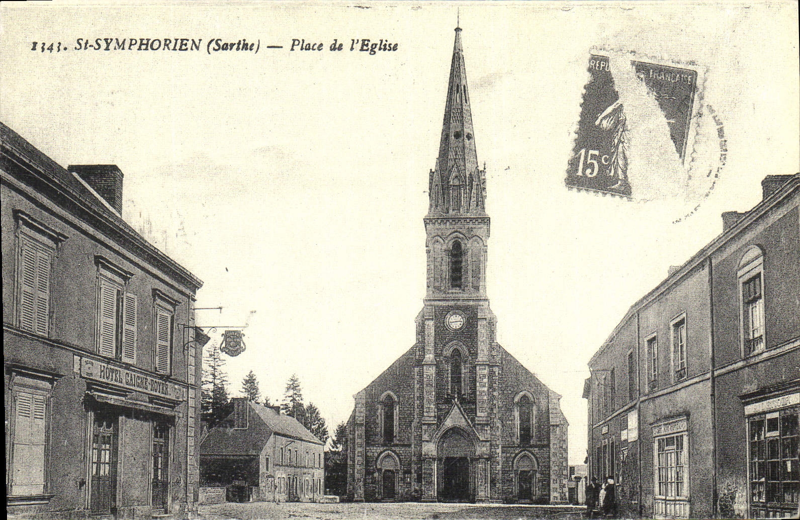 REPRO St Symphorien Sarthe Place de l'Eglise