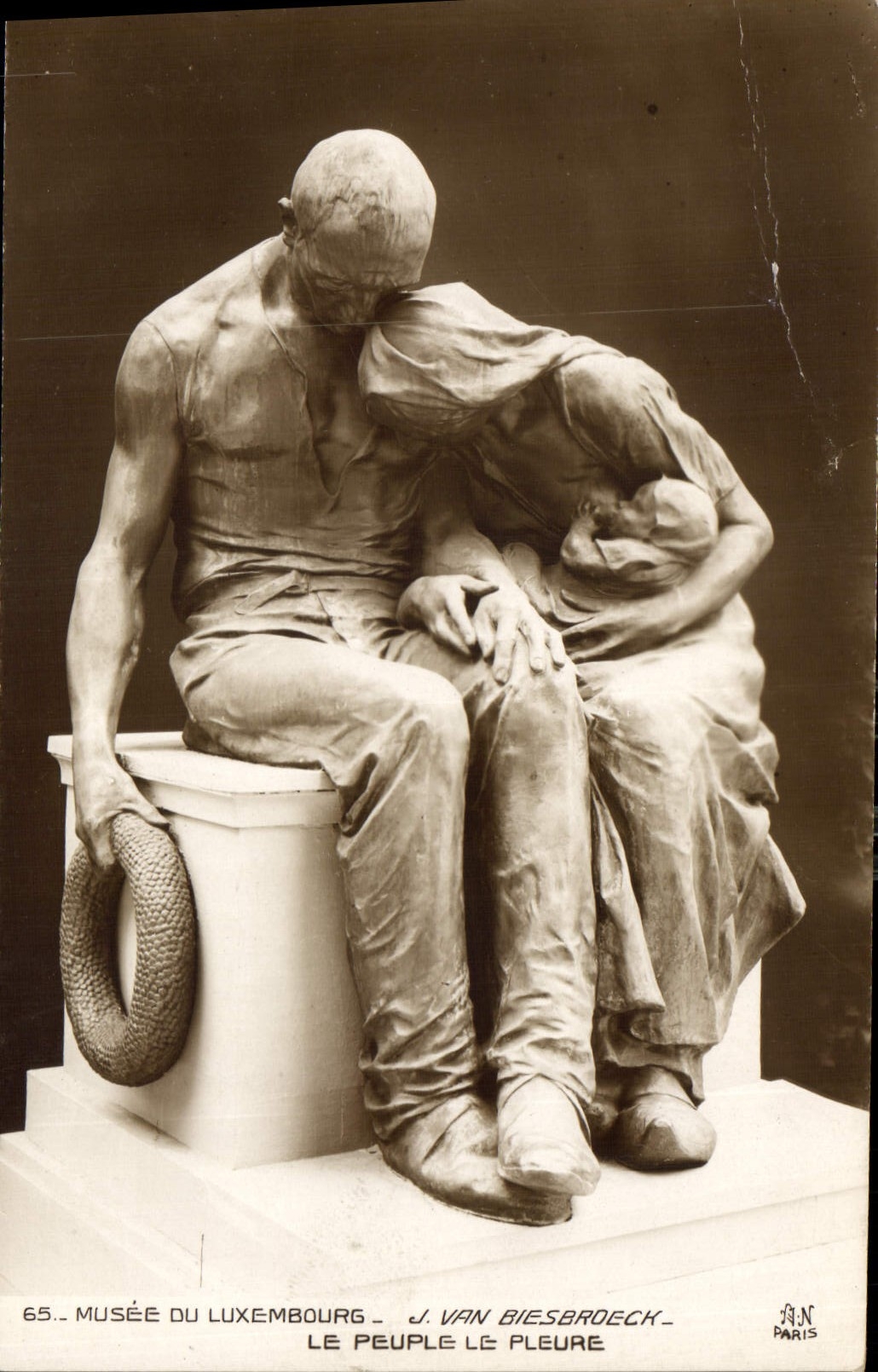 CPA Musee du Luxembourg le peuple le pleure 