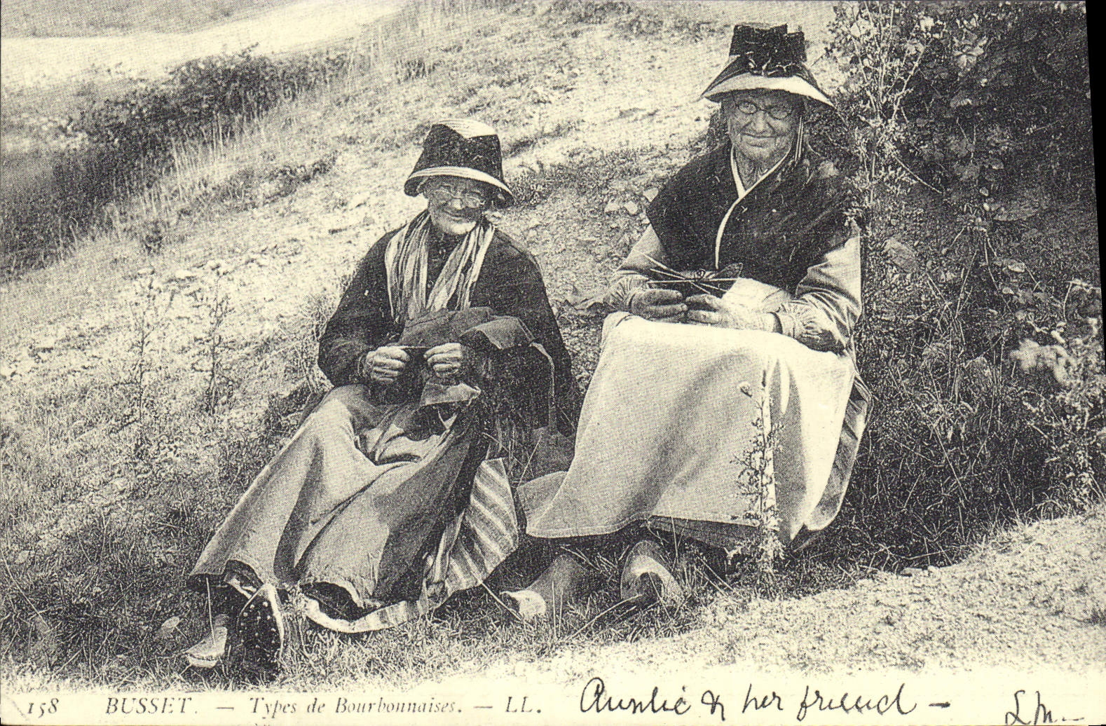 REPRO Busset Types de Bourbonnaises Folklore