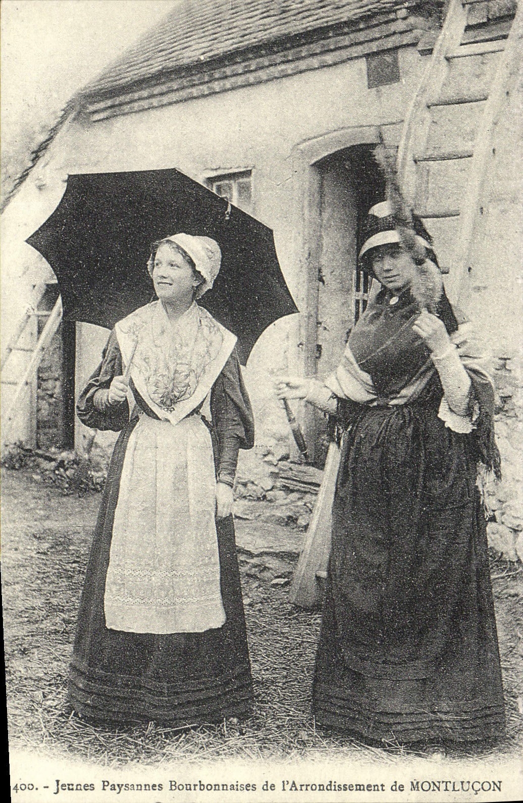 REPRO Jeunes Paysannes Bourbonnaises de l'Arrondissement de Montlucon Folklore