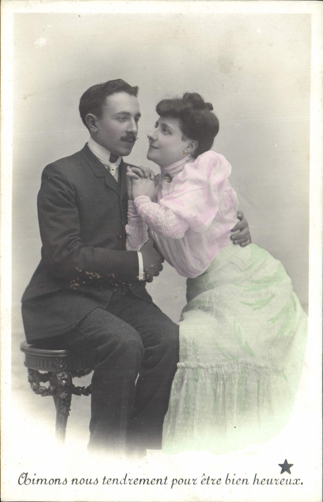 CPA Aimons nous tendrement pour etre bien heureux Femme