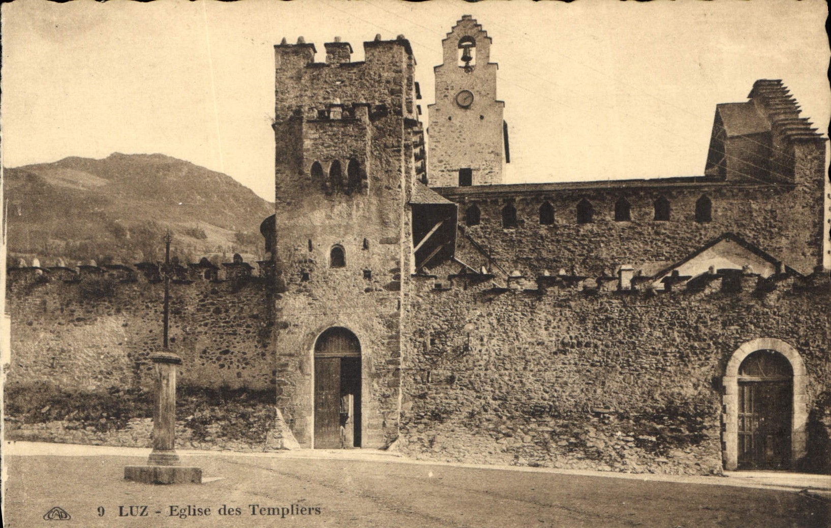 CPA Luz Eglise des Templiers 