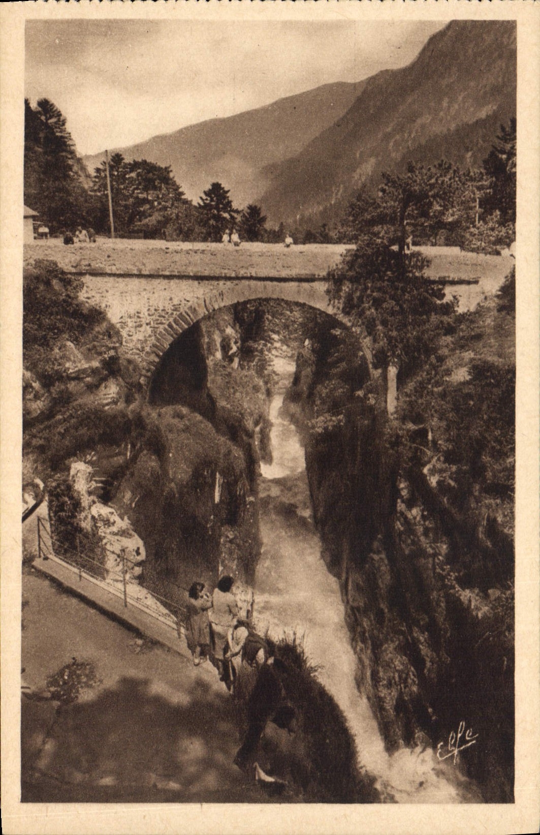 CPA Cauterets le Pont d'Espagne 