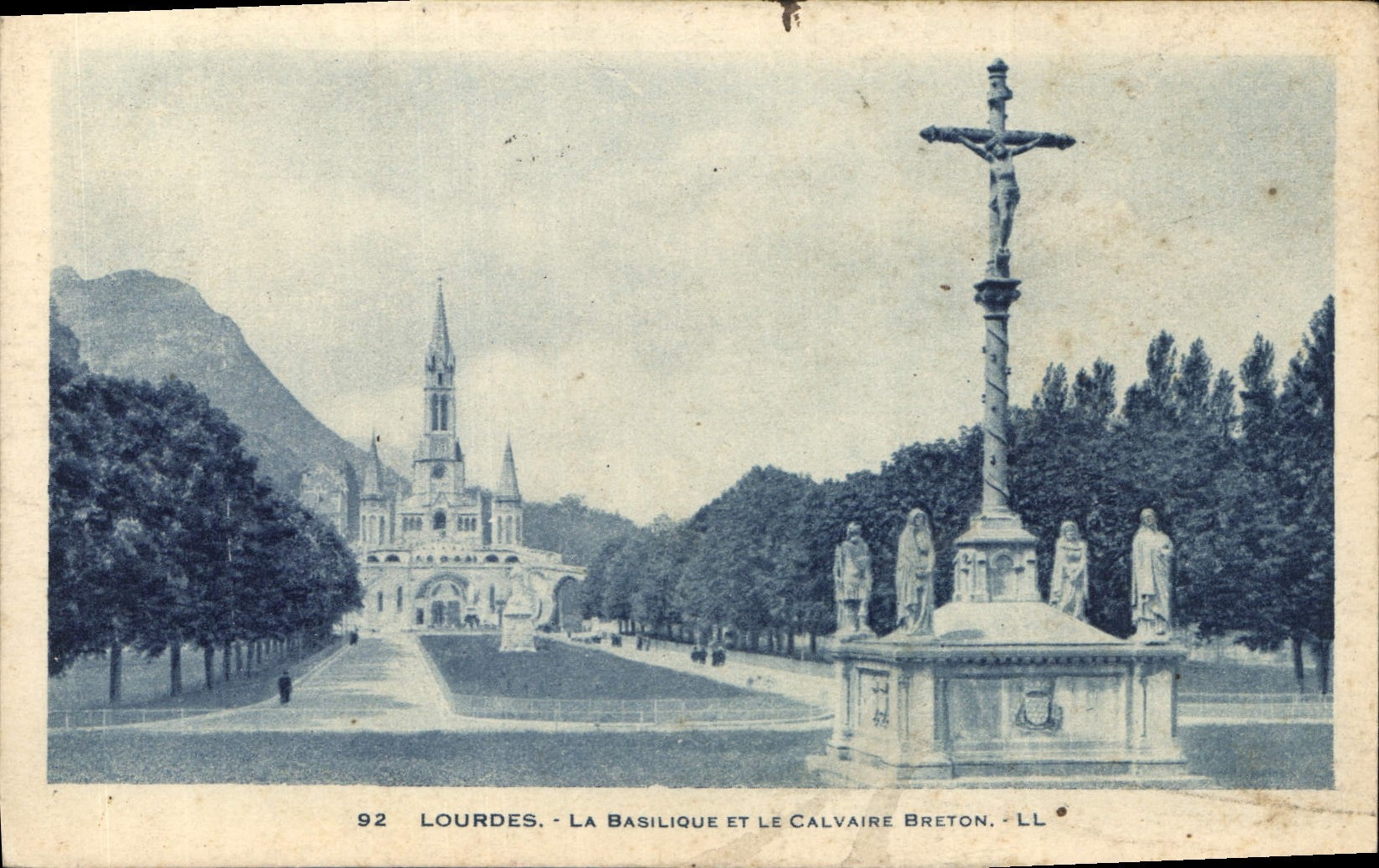 CPA Lourdes la Basilique et le Calvaire Breton 