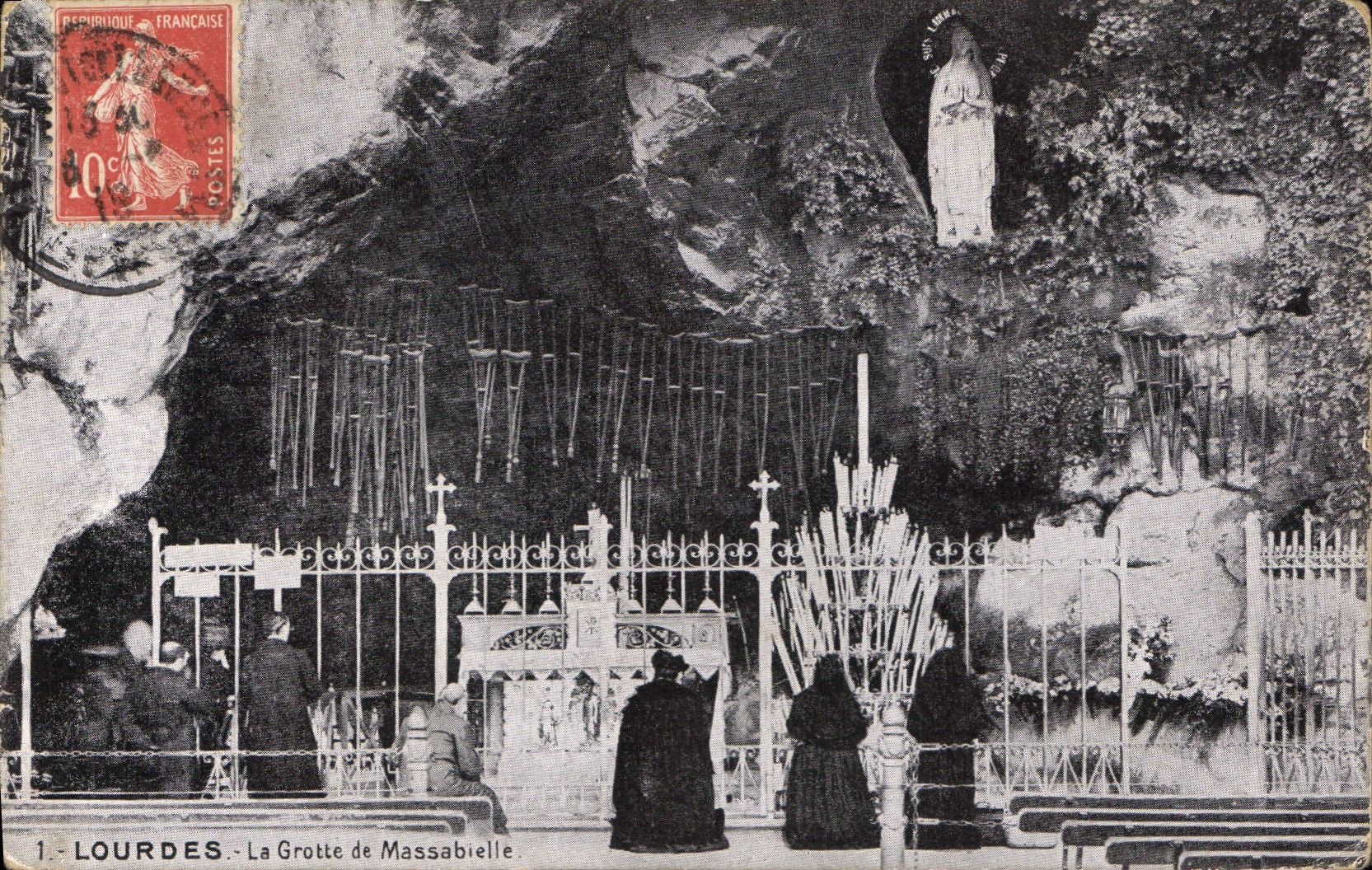 CPA Lourdes la Grotte de Massabielle 