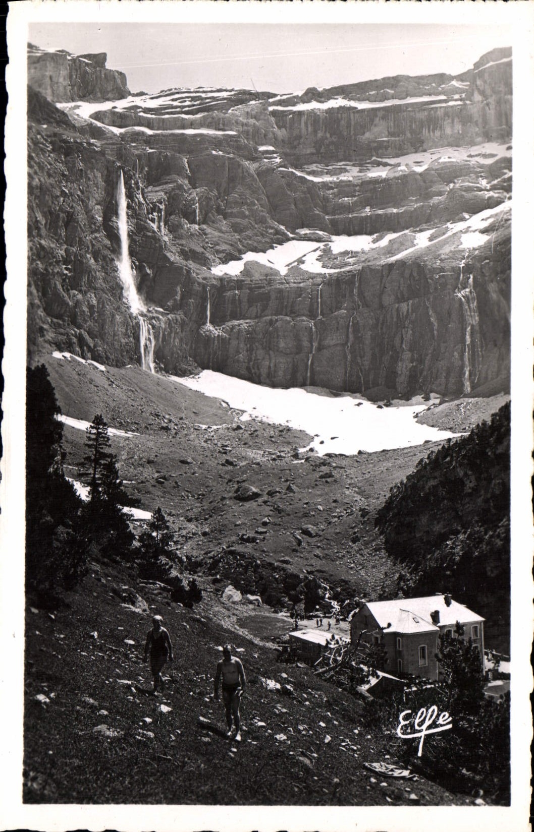 CPA Gavarnie Hautes Pyrenees fond du Cirque la grande cascade et Hotel du Cirque 