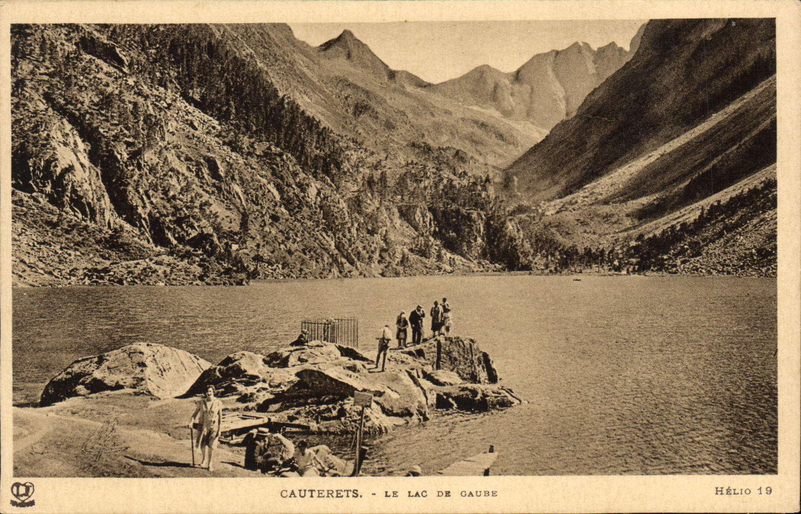 CPA Cauterets Le Lac de Gaube 