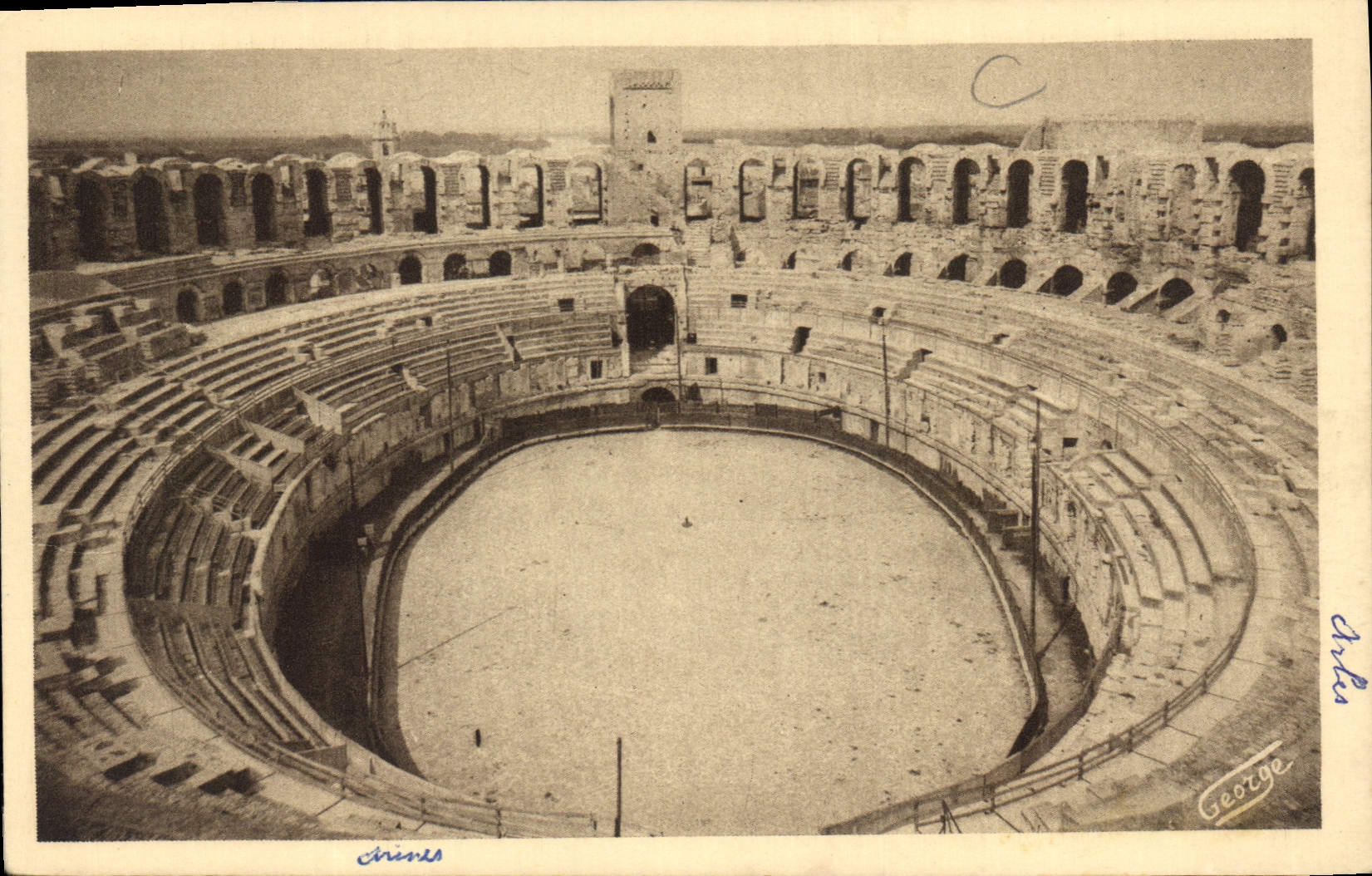 CPA Arles Interieur des Arenes 