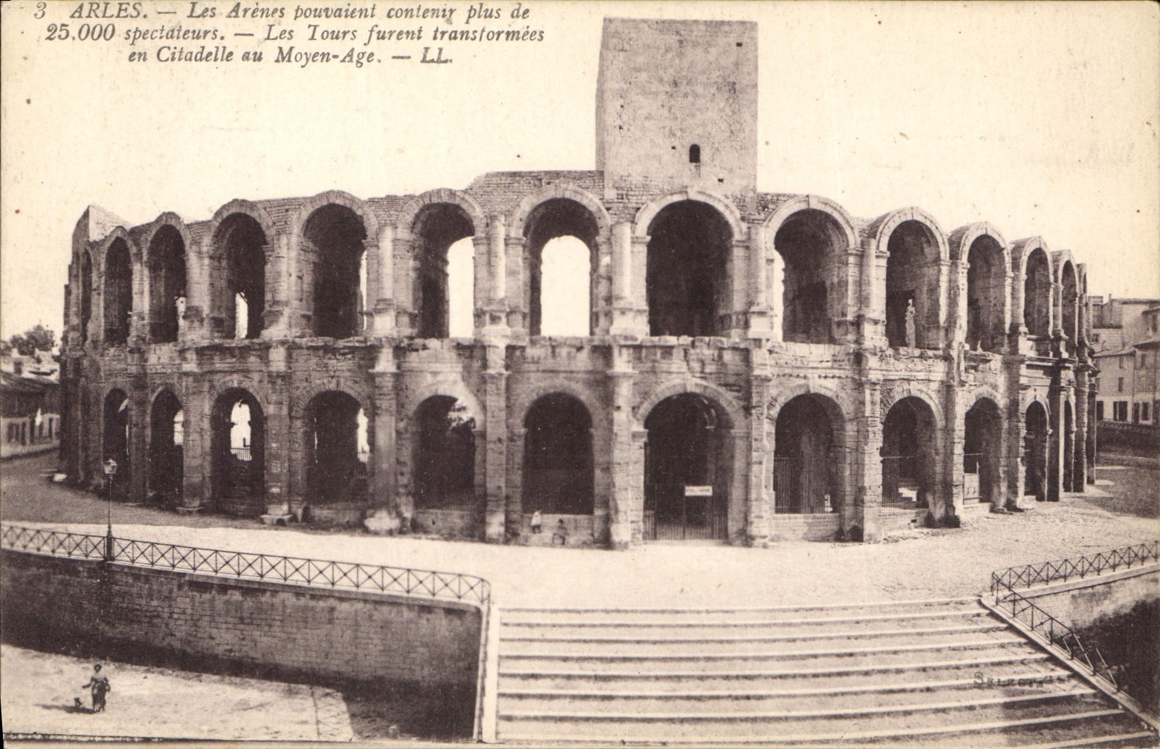 CPA Arles Les Arenes 