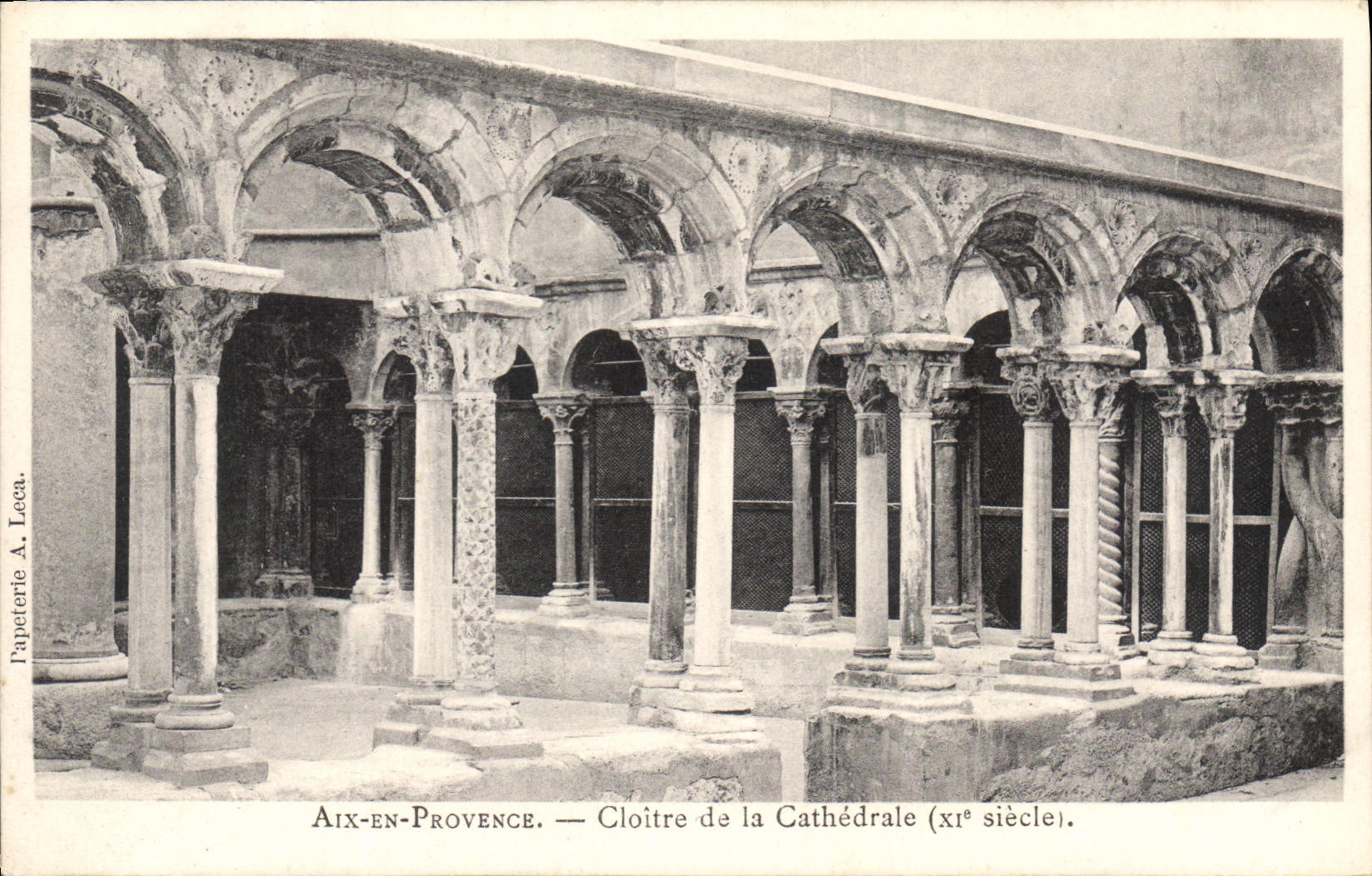 CPA Aix en Provence Cloitre de la Cathedrale 