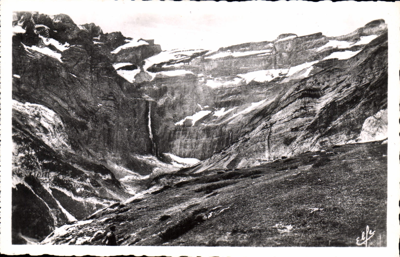 CPA Gavarnie Hautes Pyrenees Le Cirque Vue prise du Chemin des Entortes 