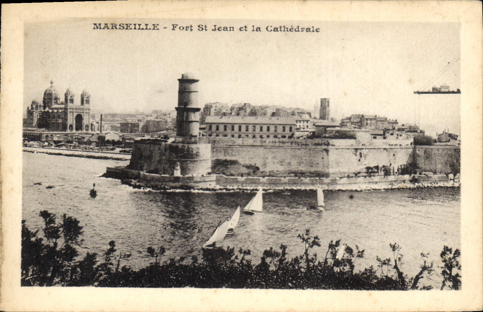 CPA Marseille Fort St jean et la Cathedrale 
