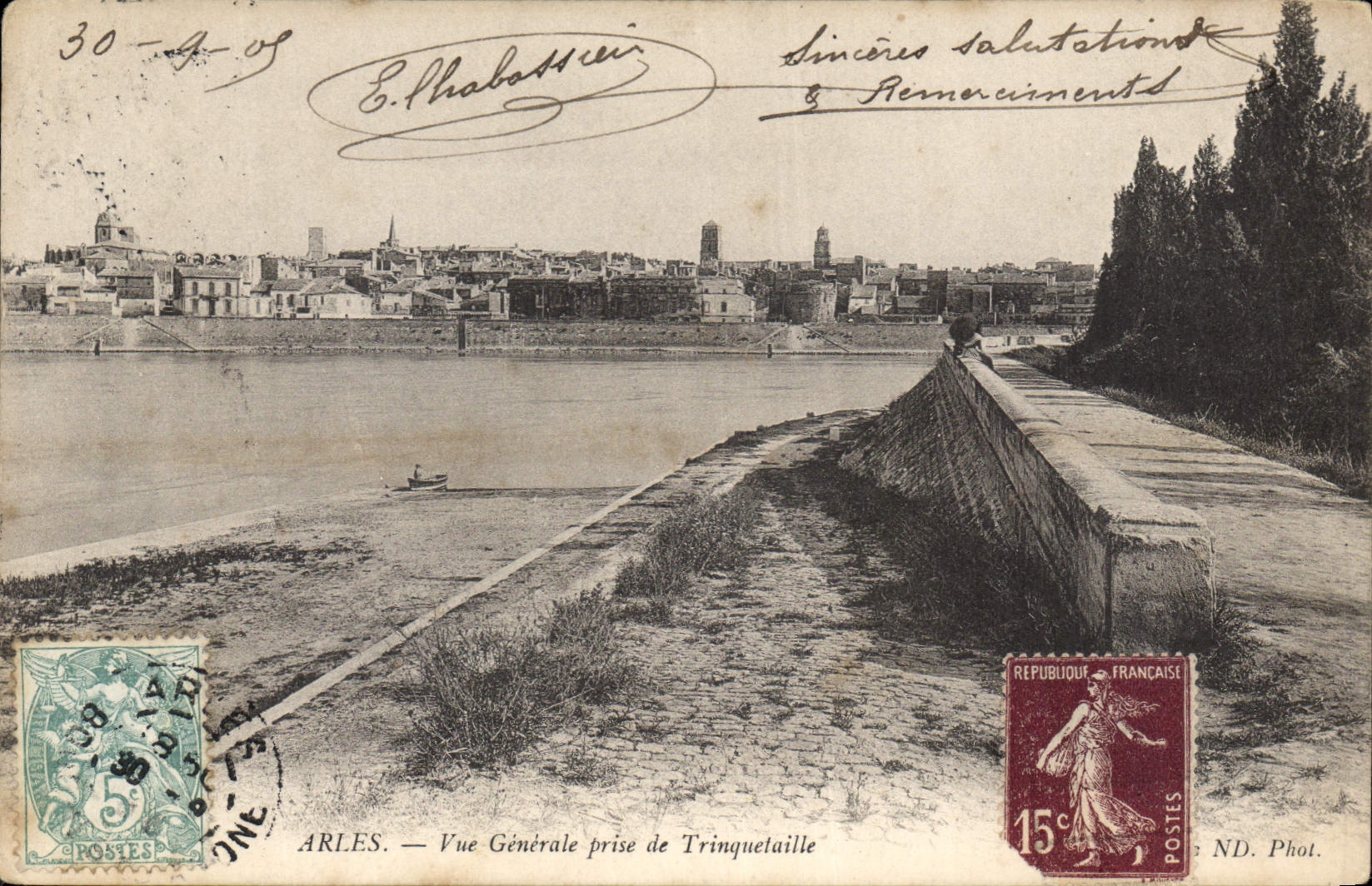 CPA Arles Vue generale prise de Trinquetaille 