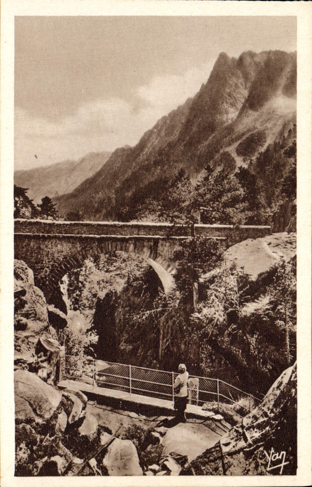 CPA Cauterets Le Pont d'Espagne 