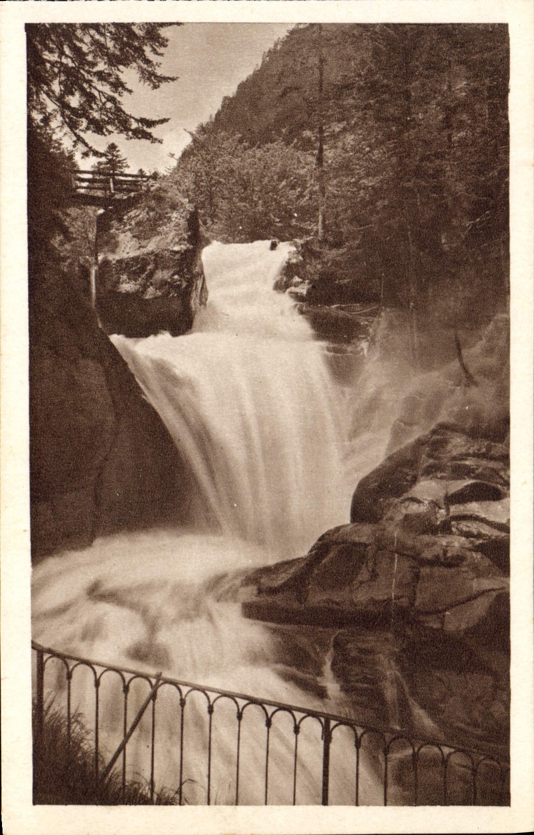CPA Cauterets Cascade du Cerisey 