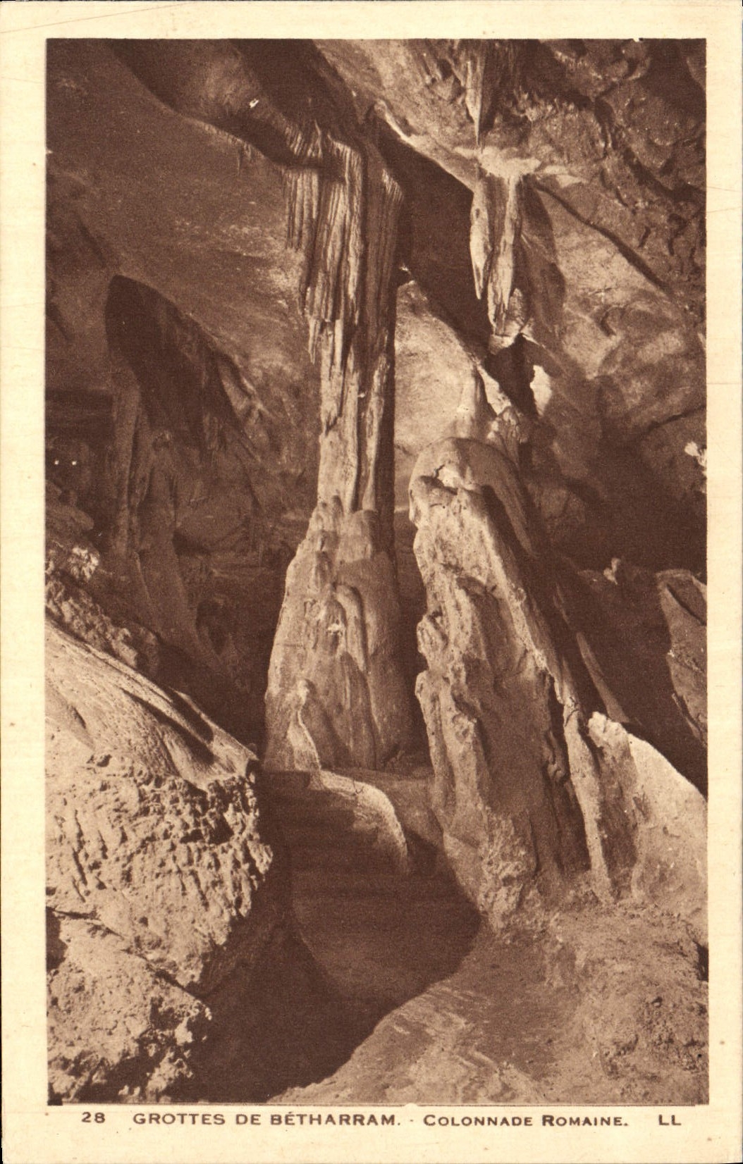 CPA Grottes de Betharram Colonnade Romaine