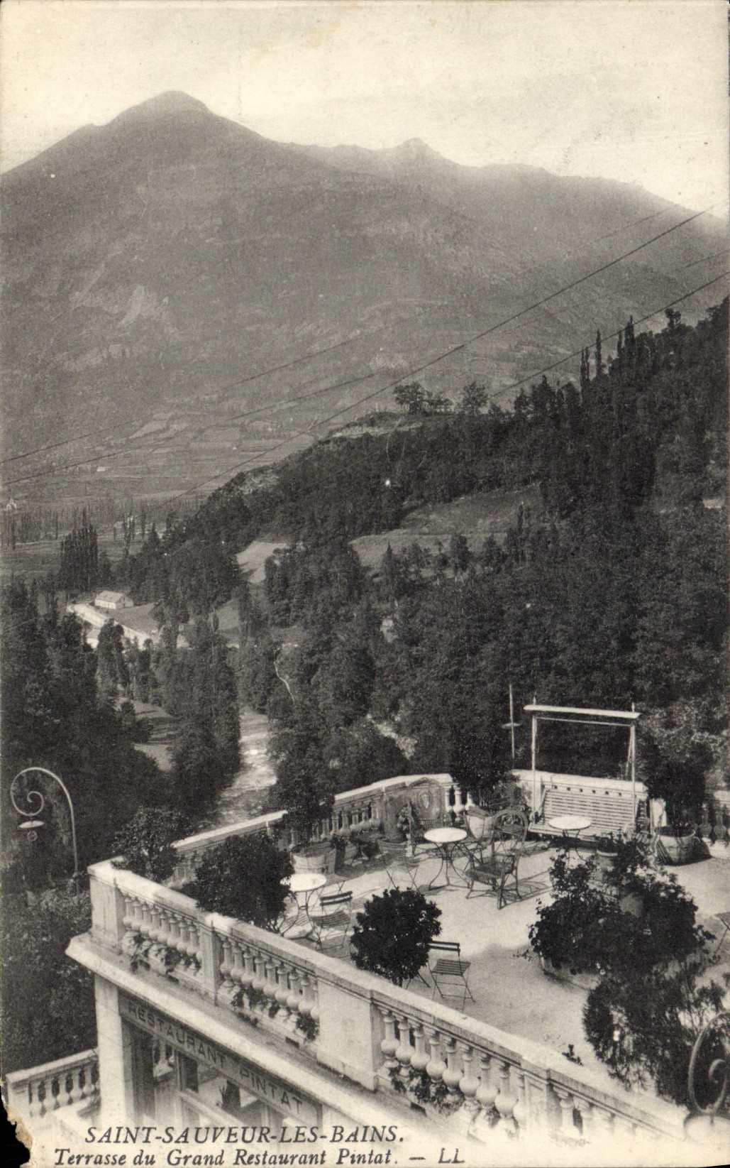 CPA Saint Sauveur les Bains Terrasse du Grand Restaurant Pintal 