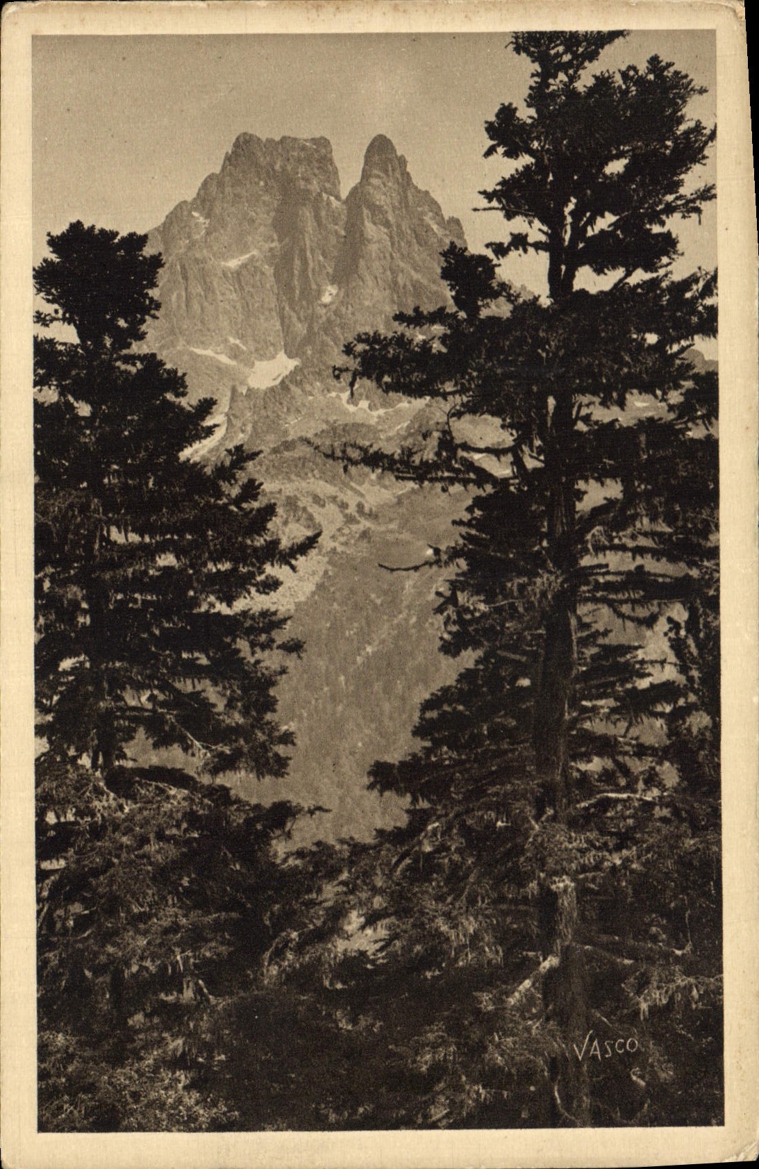 CPA Les Pyrenees le Pic du Midi d'Ossau Face Ouest 