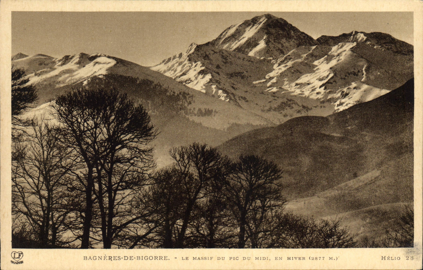 CPA Bagneres de Bigorre le Massif du Pic du Midi en Hiver