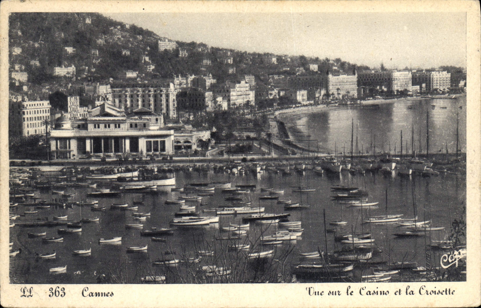 CPA Cannes Vue sur le Casino et la Croisette