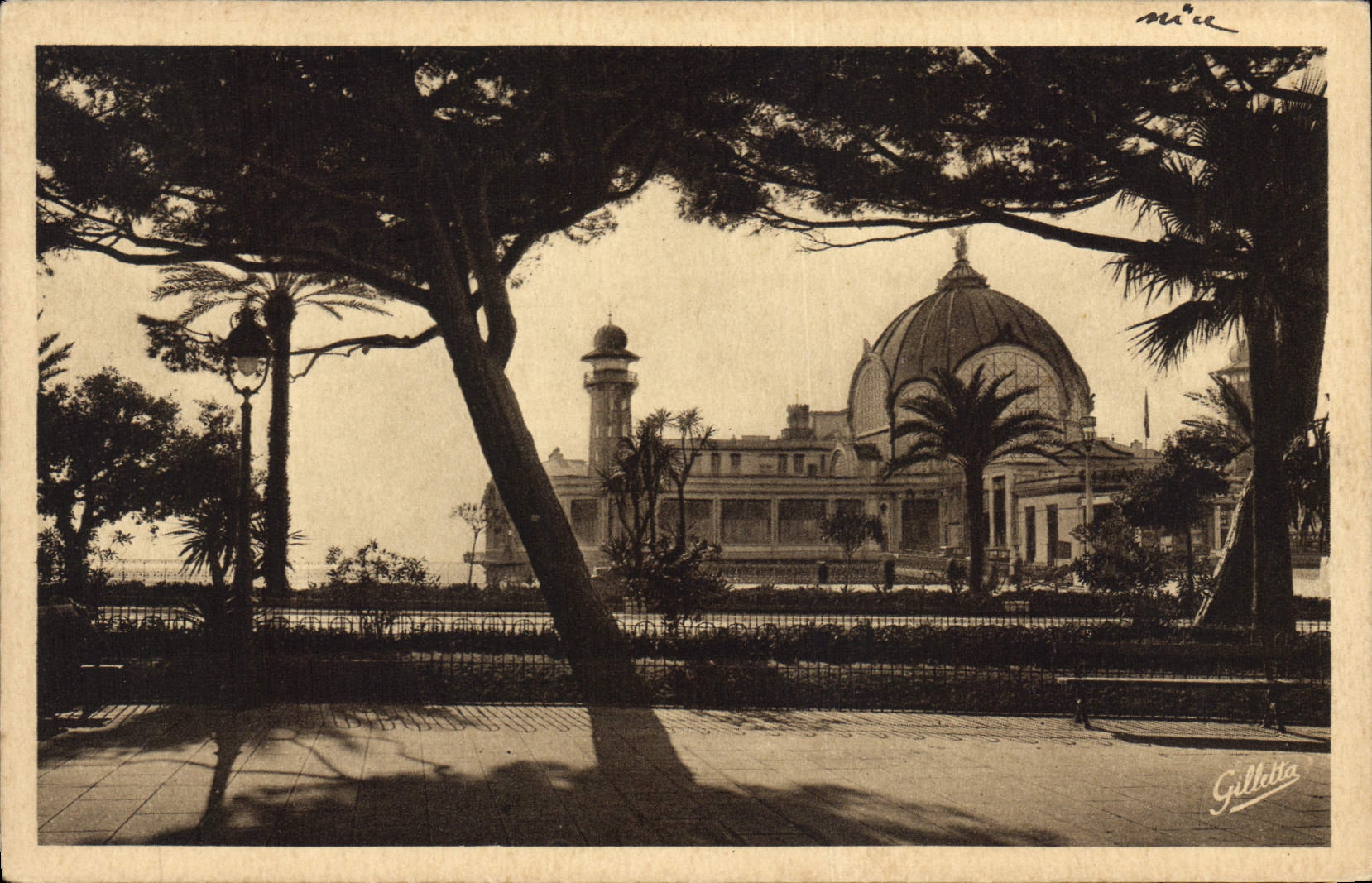 CPA Cote d'Azur Artistique Nice La Jetee Promenade entre les Pins 