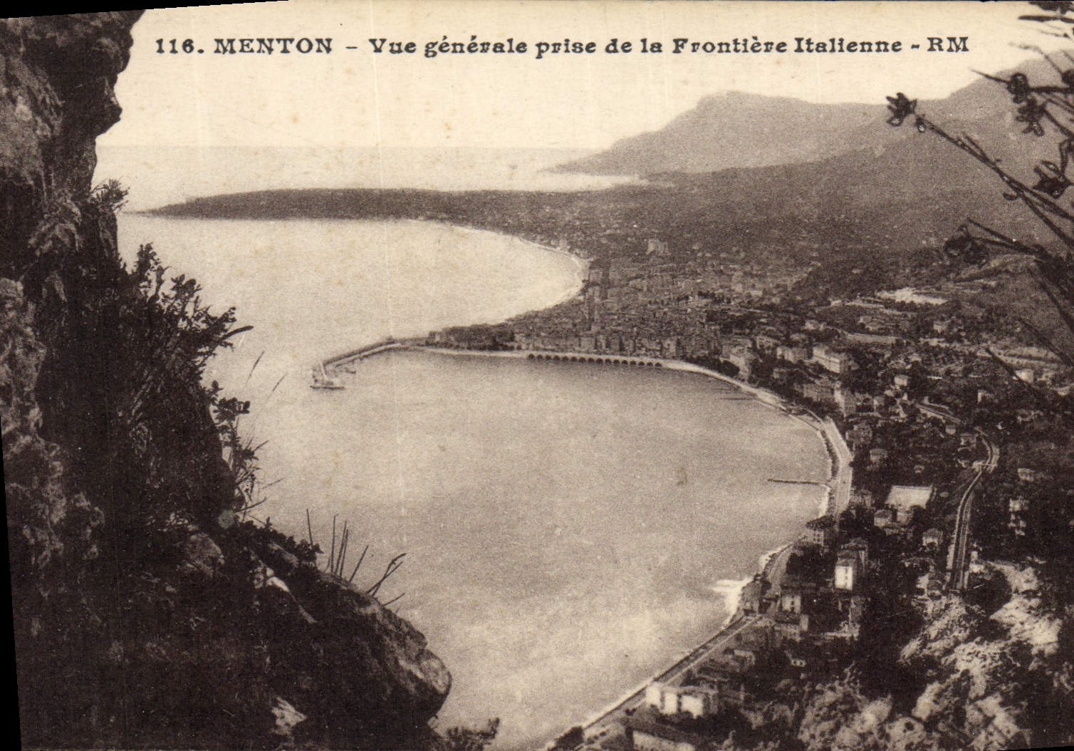 CPA Menton vue generale prise de la Frontiere Italienne