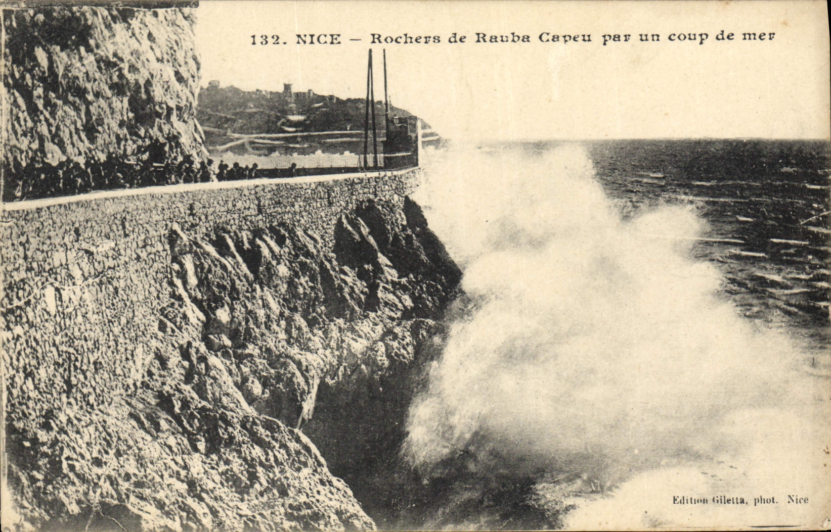 CPA Nice Rochers de Rauba Capeu par un Coup de Mer 