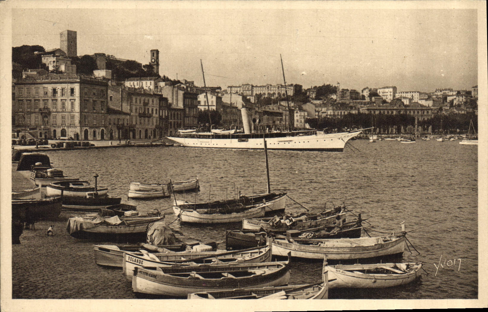 CPA Cote d'Azur Cannes Alpes Maritimes le Port Bateau