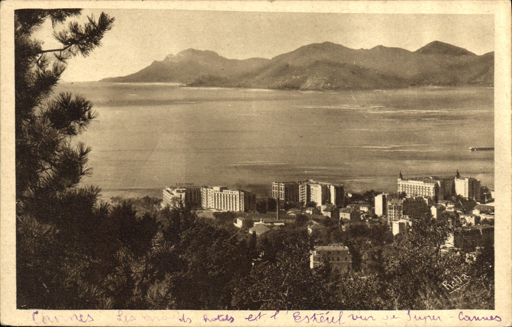 CPA Cannes les Grands Hotels et l'Esterel vus de Super Canness
