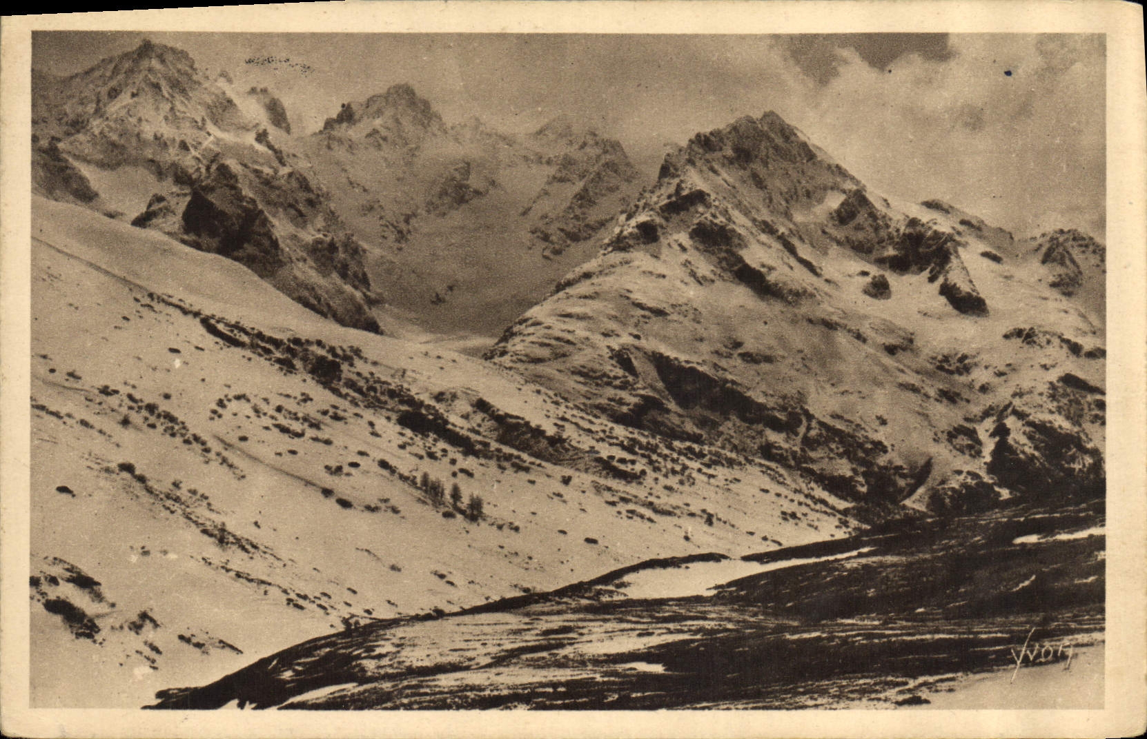 CPA Les Alpes Au Col du Lautaret vue sur les Pics de Neige du Lautaret le Pic Caspart le Bec et le P