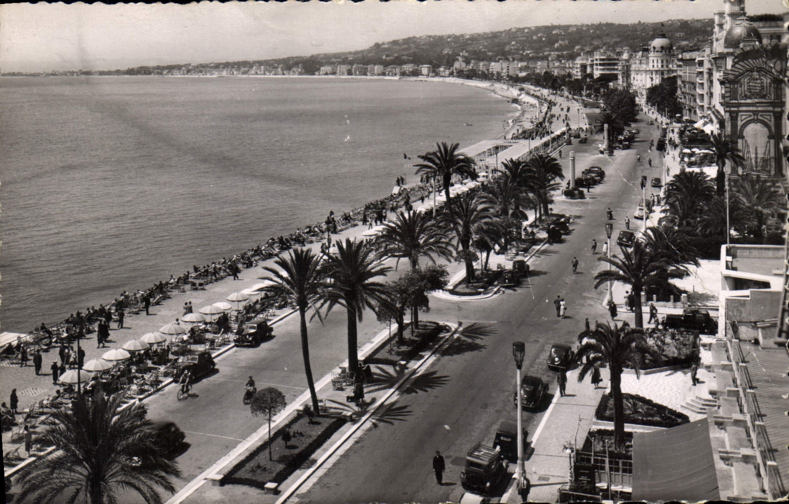 CPA Nice la Baie des Anges Promenade des Anglais 