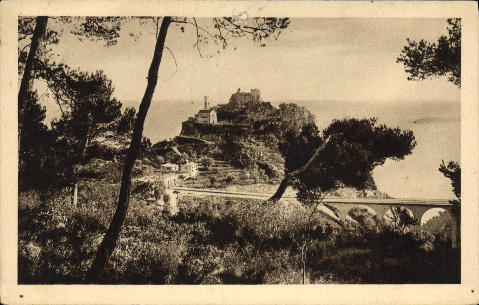 CPA Excursion de la Grande Corniche Eze Epoque Sarrazine 