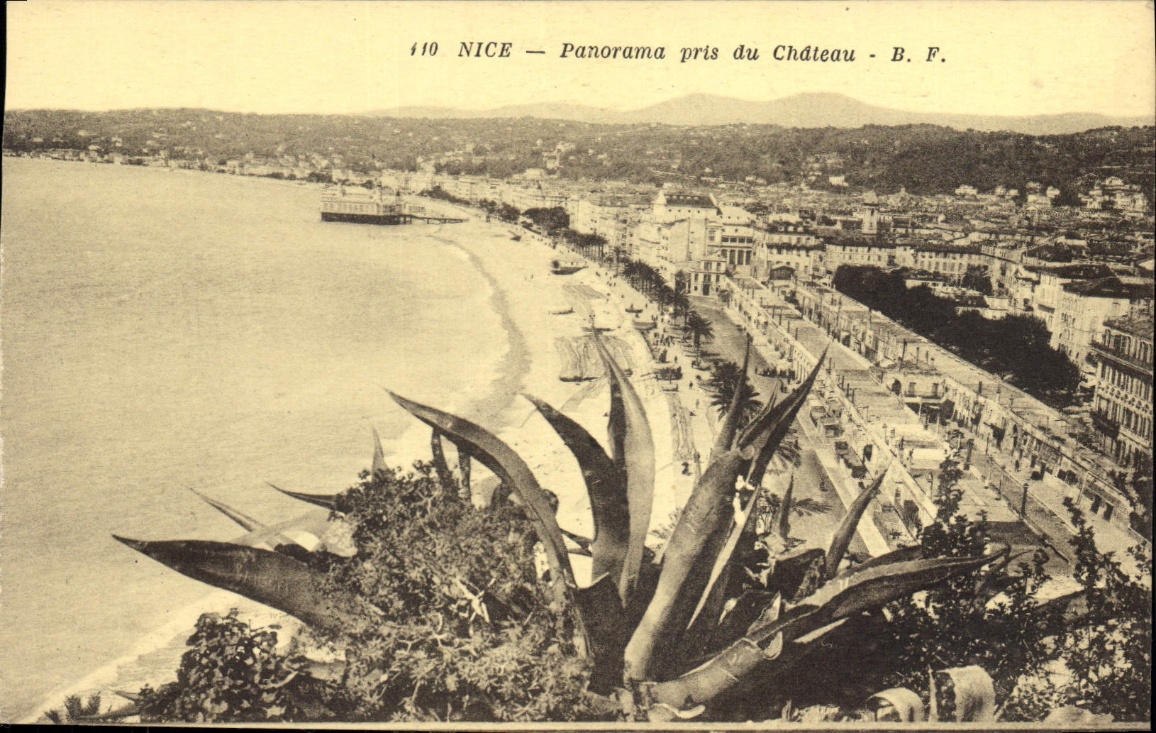 CPA Nice Panorama pris du Chateau 