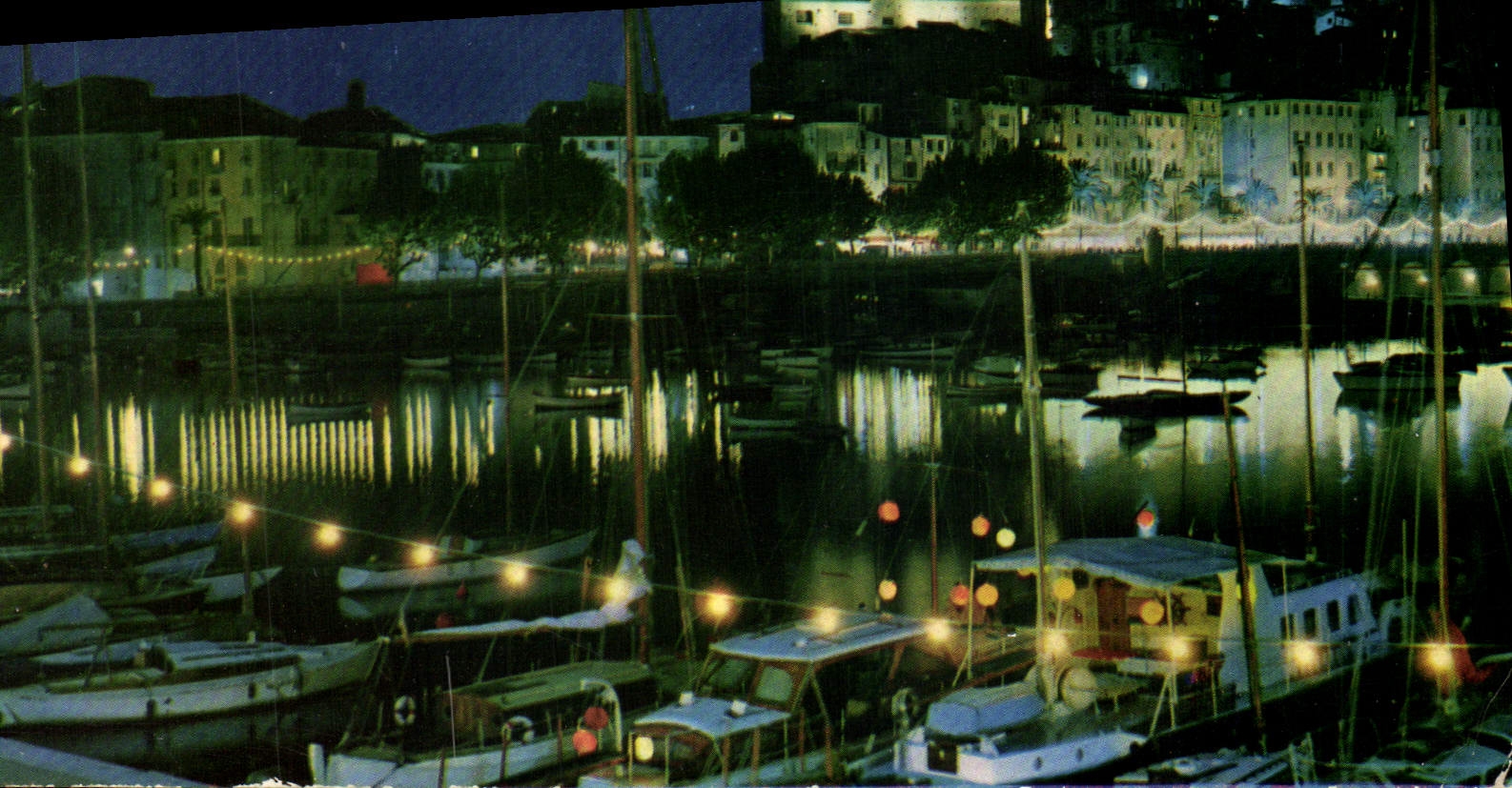 CPA Cote d'Azur Menton La vieille Ville et le Port la Nuit 