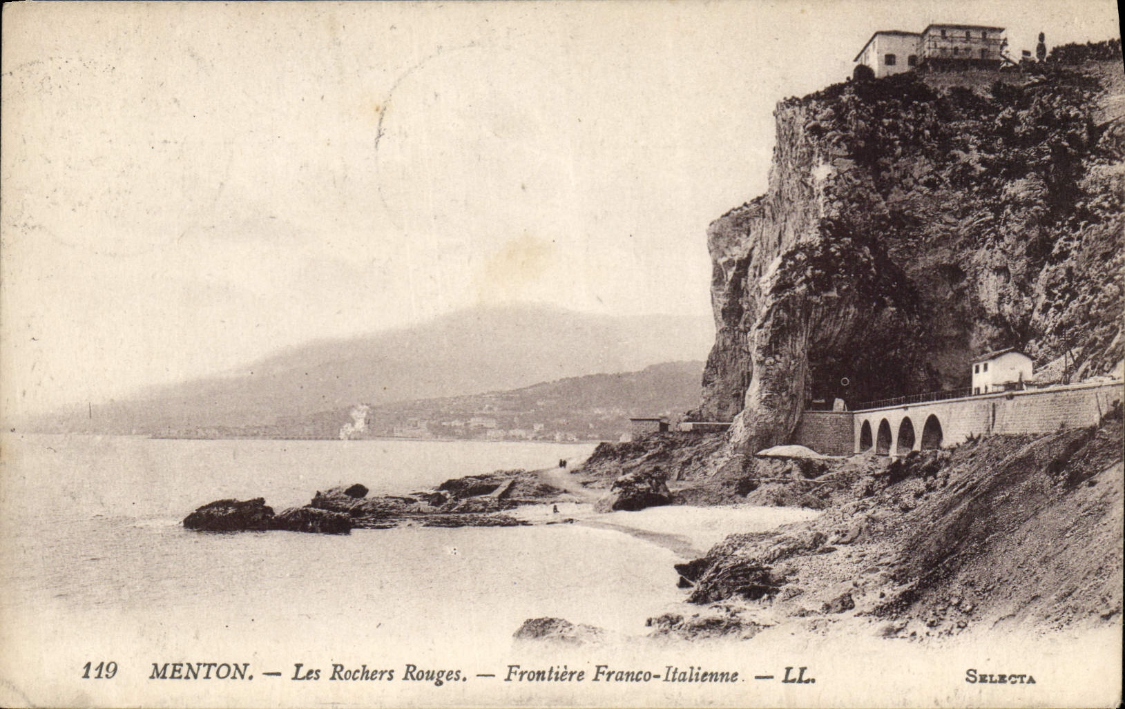 CPA Menton Les Rochers rouges Frontiere Franco Italienne