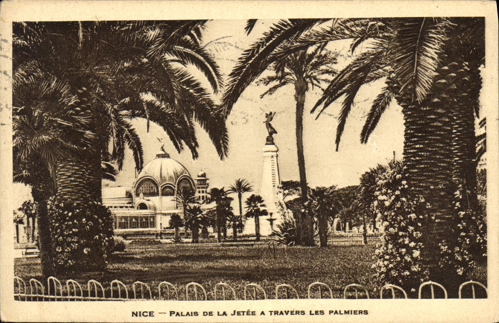 CPA Nice Palais de la Jetee a travers les Palmiers