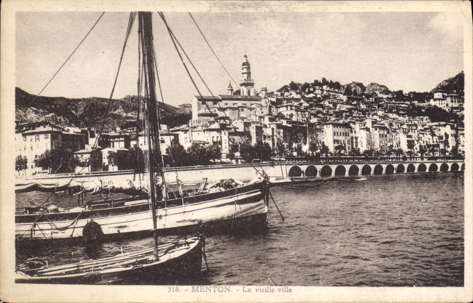 CPA Menton la Vieille Ville Bateau